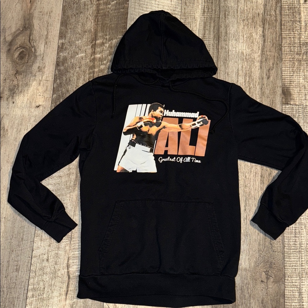 Muhammad Ali Graphic Hoodie-size Small
